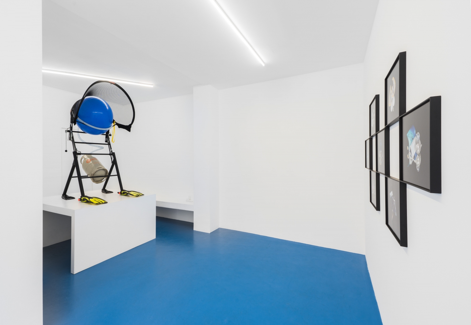 Deep Water Diver (2018)
Leg-support of drafting table, gas canister Galp, hose, football pop-up goal,
gym ball, diving fins, bodyboard fins.